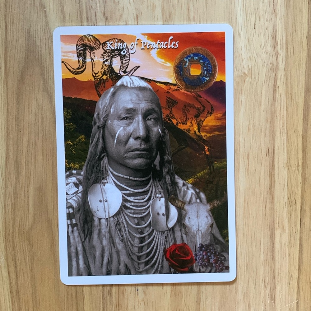 Blood, Bread & Roses Tarot - Picture 6 of 12